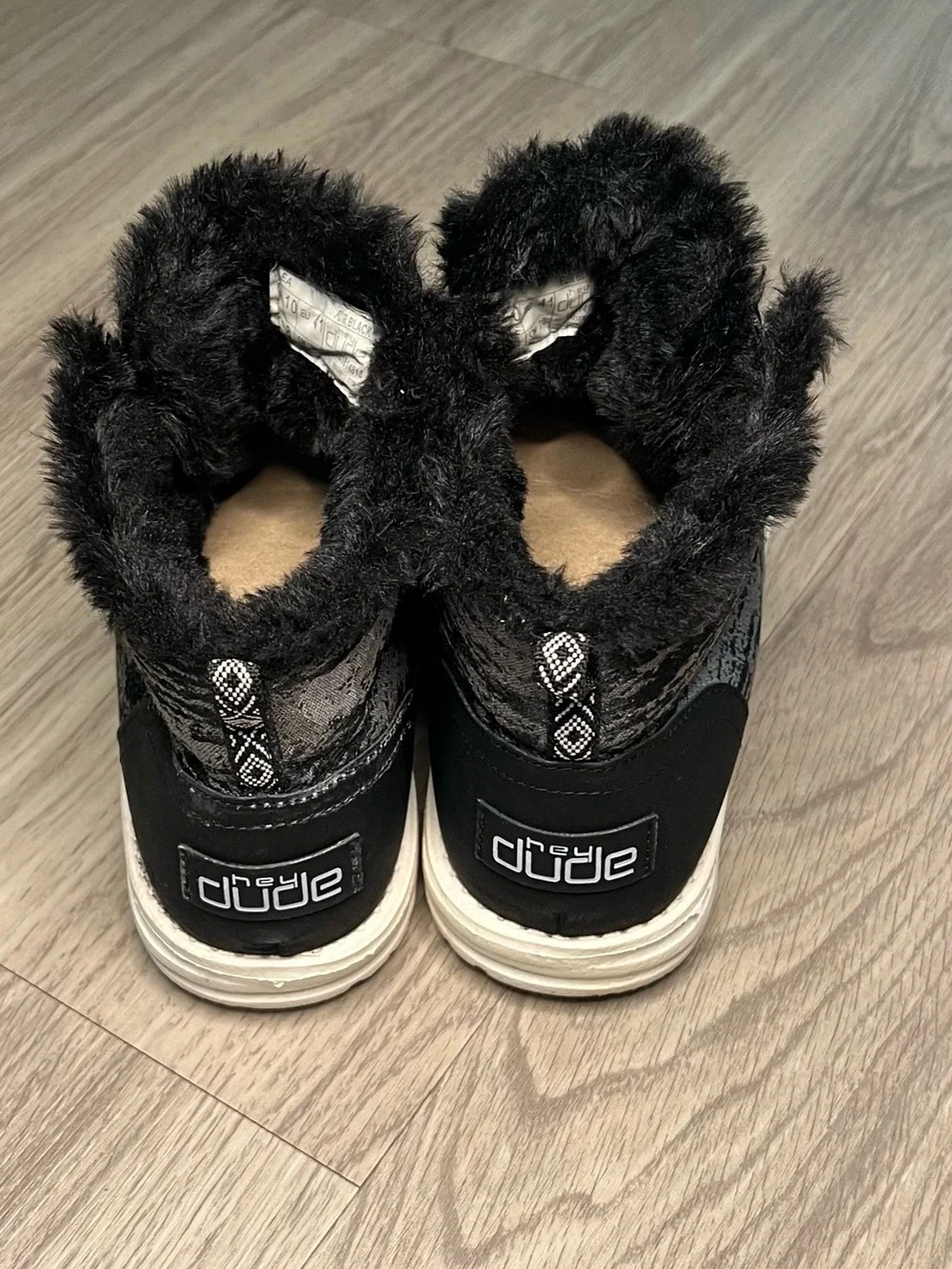 Hey Dude Lea Fur Black Sz 10 Light weight